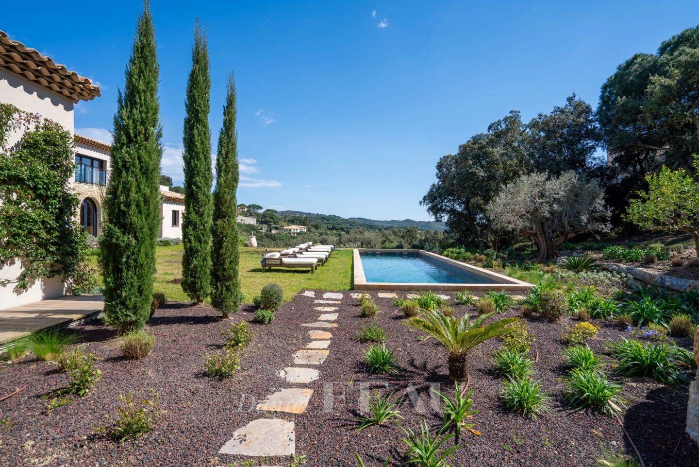 Maison à vendre, 352m², LA CROIX VALMER