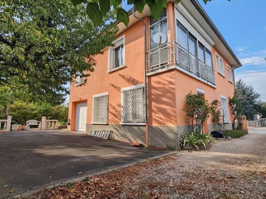 Maison à vendre 225 000 € 6 pièces 4 chambres 108,29 m² 396 m² de terrain Pillet-Champlevert Mâcon 71000
