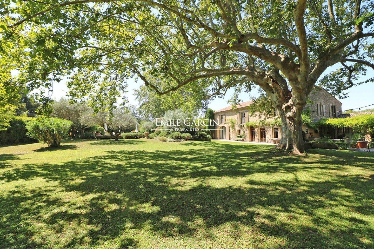 Maison à vendre, 450m², EYGALIERES