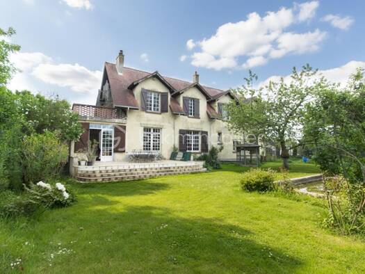 Maison à vendre 470 000 € 8 pièces 5 chambres 270 m² Le Bourg Savigny-le-Temple 77176