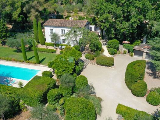 Ferme à vendre 1 980 000 € 7 pièces 5 chambres 265 m² 7 592 m² de terrain Spéracèdes 06530