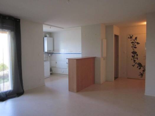 Appartement à louer 557 € 2 pièces 1 chambre 45 m² RDC Jaunay-Marigny 86130
