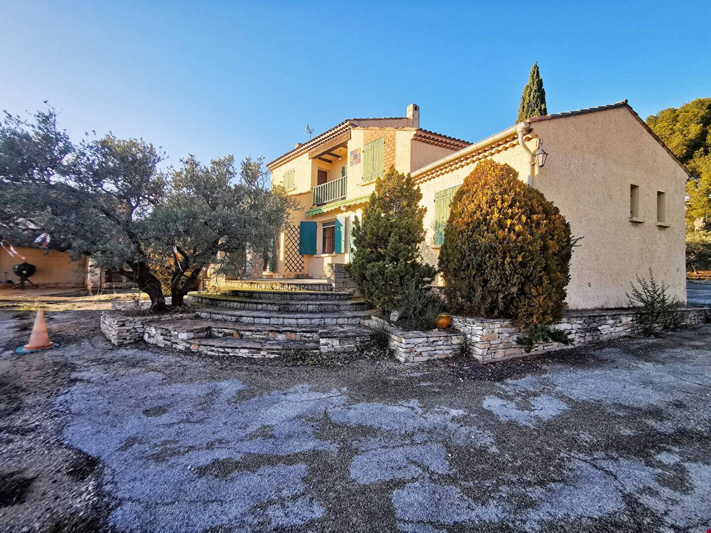 Maison à vendre, 138m², LA FARE LES OLIVIERS