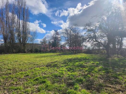 Terrain constructible à vendre 19 500 € 1 535 m² de terrain Le Charme 45230