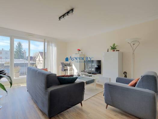 Duplex à vendre 339 000 € 4 pièces 3 chambres 97,7 m² Étage 2/2 Contant-Général Leclerc Gagny 93220