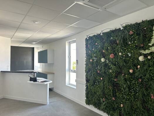 Local commercial à louer 1 500 € 128 m² de surface de vente Châteaubernard 16100