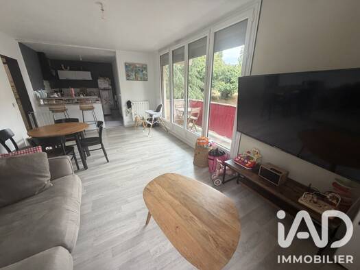 Appartement à vendre 179 000 € 3 pièces 2 chambres 65 m² Étage 1/4 Grand Pavois-Cimetiere Saint Paul Cenon 33150