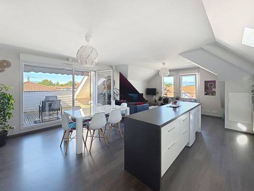 Appartement à vendre 396 000 € 4 pièces 3 chambres 83 m² Étage 2/2 Douvaine 74140