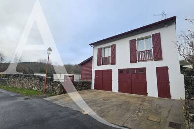 Maison à vendre 70 000 € 3 pièces 2 chambres 61 m² 1 390 m² de terrain St Michel 64220