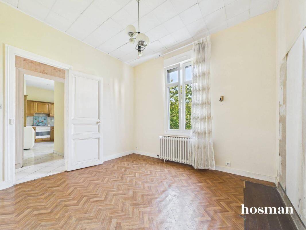 Charmante maison à rafraichir avec superbe jardin et garage - Qu — 10