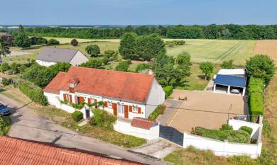 Villa à vendre 273 000 € 7 pièces 5 chambres 170 m² 3 000 m² de terrain Chateau-Renard 45220