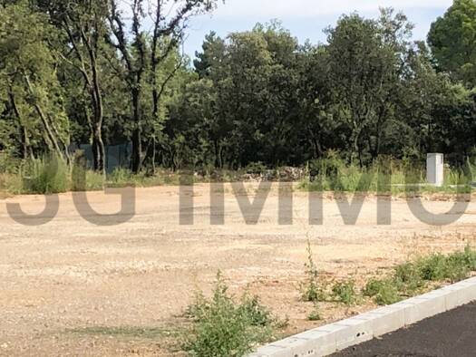 Terrain constructible viabilisé à vendre 102 000 € 542 m² de terrain Uzès 30700