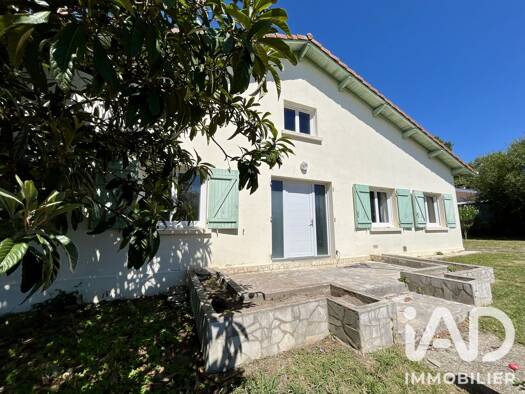 Maison de plain-pied à vendre 220 000 € 5 pièces 3 chambres 125,7 m² 1 061 m² de terrain Bascons 40090
