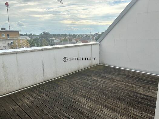 Appartement à vendre 169 000 € 3 pièces 2 chambres 73 m² Étage 3/3 Centre-Baillet-Bodet Montlouis-sur-Loire 37270