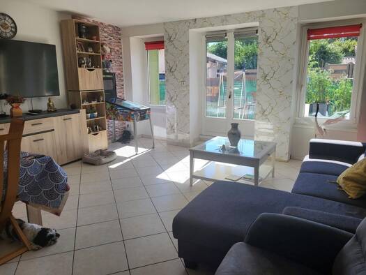 Appartement à vendre 156 000 € 3 pièces 2 chambres 69 m² RDC Pont-de-Veyle 01290