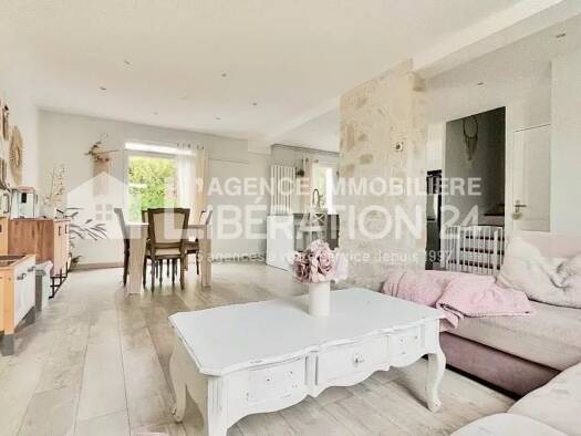 Maison à vendre 276 000 € 5 pièces 3 chambres 111 m² 425 m² de terrain Peripherie Saint-Genest-Lerpt 42530