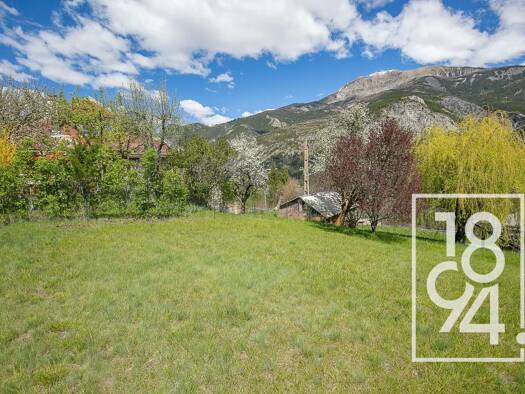 Ferme à vendre 469 000 € 6 pièces 5 chambres 176 m² 1 473 m² de terrain Les Thuiles 04400