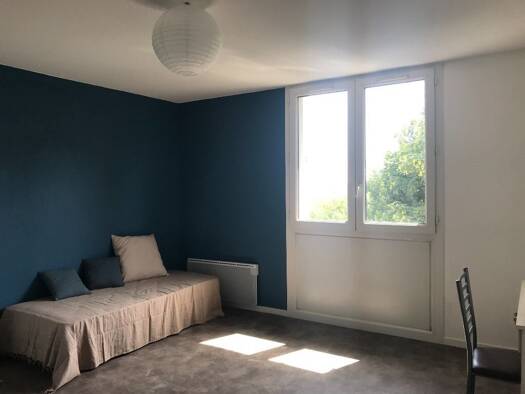 Appartement à louer 400 € 1 pièce 25 m² Étage 2/2 Corgnac-Centre Commercial Limoges 87100
