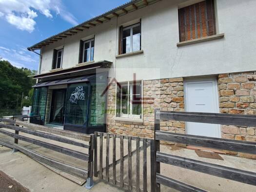 Maison à vendre 139 000 € 10 pièces 8 chambres 230 m² 325 m² de terrain La Bastide-Puylaurent 48250