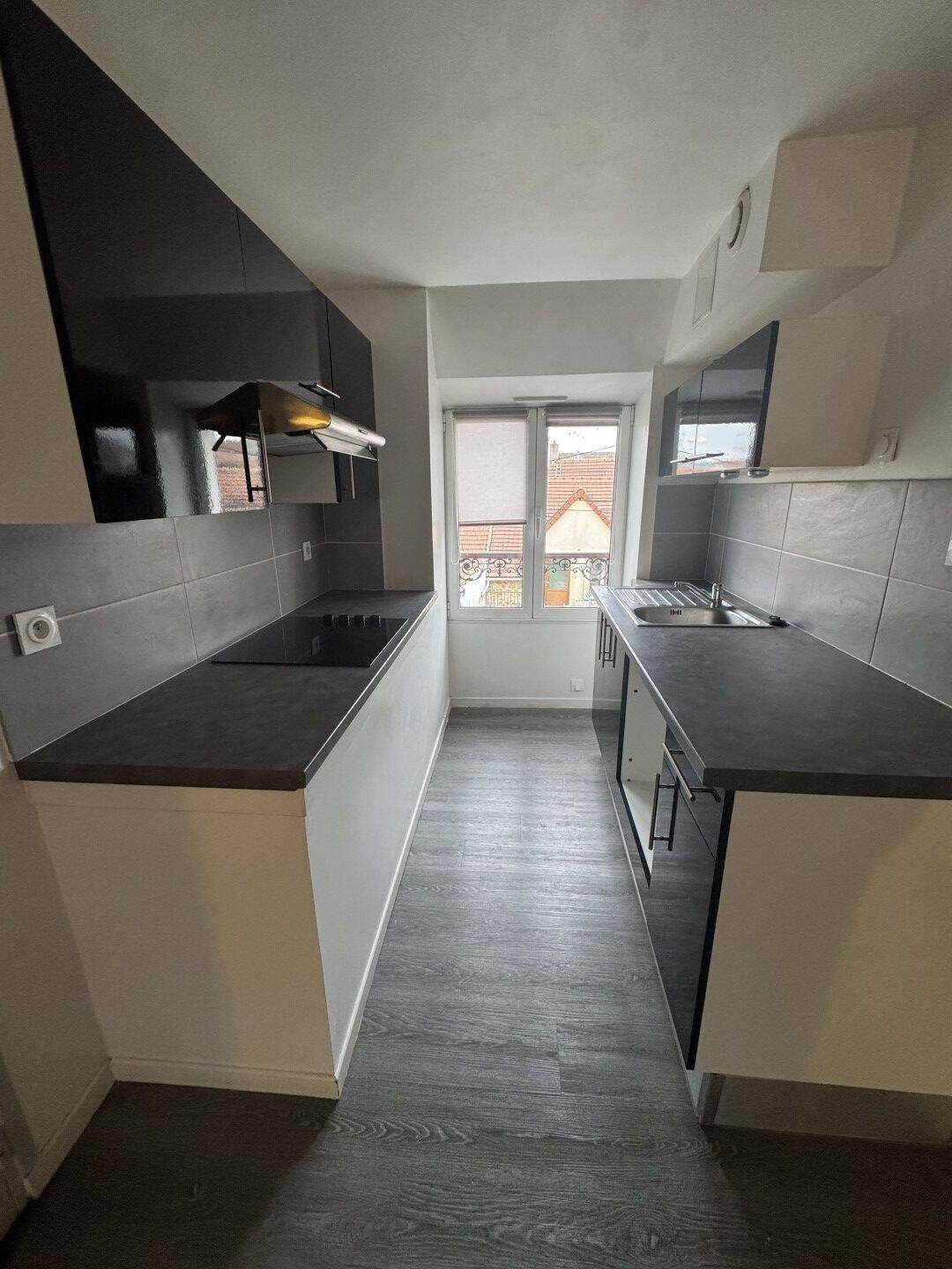Maison à louer, 37m², CORBEIL ESSONNES
