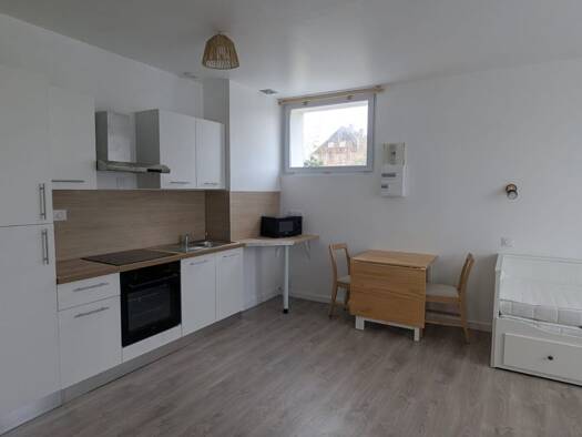 Appartement à louer 410 € 1 pièce 25 m² 1er étage Centre Ville Saint Pol de Leon 29250