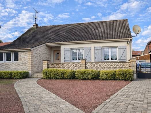 Maison de plain-pied à vendre 206 000 € 5 pièces 3 chambres 96 m² 806 m² de terrain Zone Nord Ouest Noyon 60400