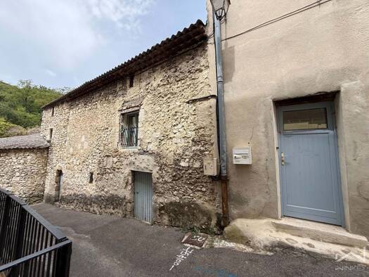 Immeuble à vendre 146 000 € 95 m² Châteauneuf-du-Rhône 26780