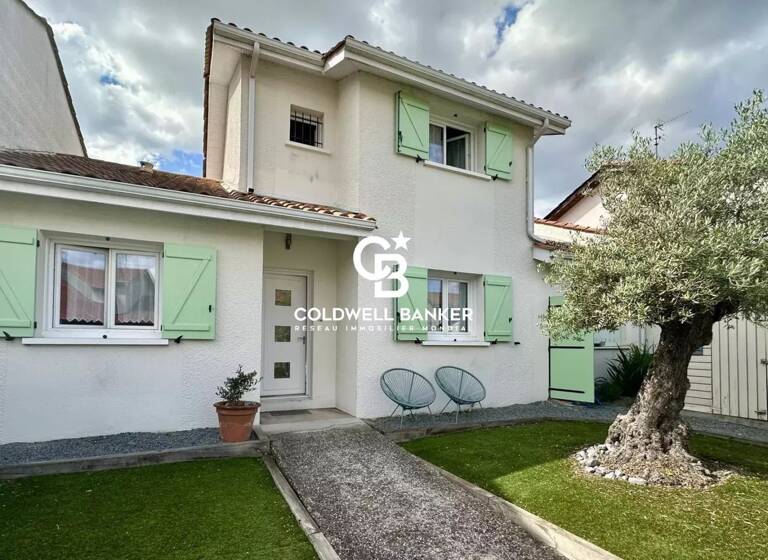 Maison à vendre 477 000 € 5 pièces 4<br/>chambres 130 m²<br/>superficie 255 m²<br/>terrain Centre Ville Bruges 33520