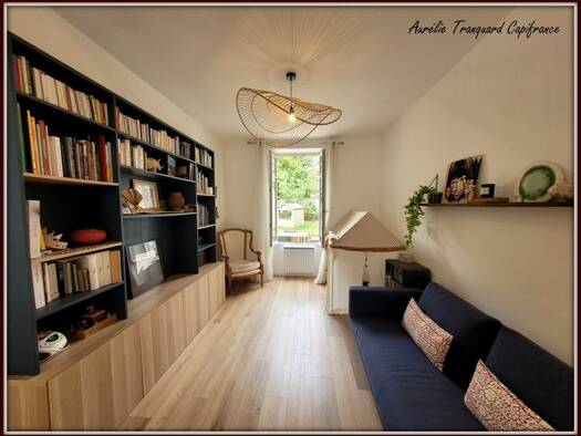 Maison de ville à vendre 223 000 € 6 pièces 5 chambres 115 m² 160 m² de terrain Sud Saint-Jean-d'Angély 17400