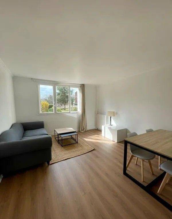 Maison à louer, 47m², SAINT MAUR DES FOSSES