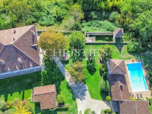 Maison à vendre 1 260 000 € 15 pièces 9 chambres 785 m² 145 000 m² de terrain École Paul Bert-Lycée Bernard Palissy Agen 47000