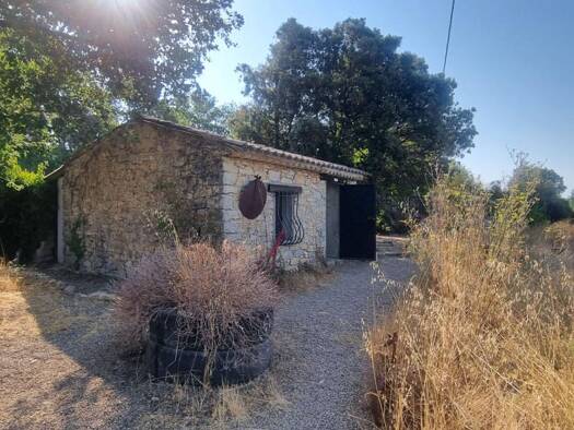 Terrain constructible à vendre 98 000 € 4 701 m² de terrain Est Lorgues 83510