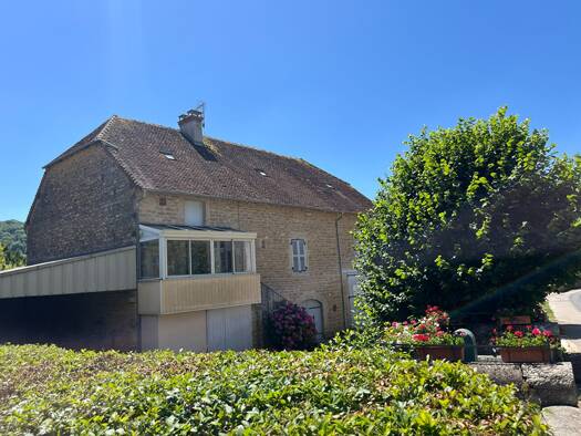 Maison à vendre 183 000 € 2 pièces 1 chambre 79 m² 6 964 m² de terrain Beaufort Orbagna 39190