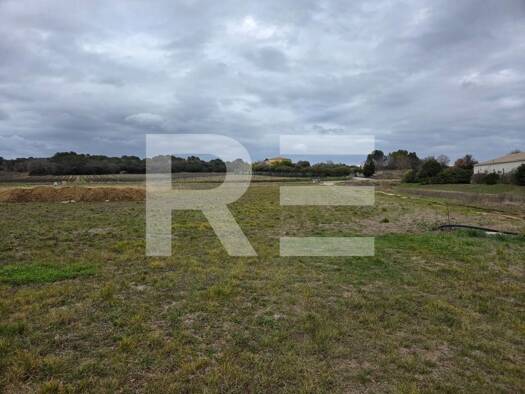 Terrain constructible à vendre 99 000 € 1 116 m² de terrain Castelnau-Valence 30190