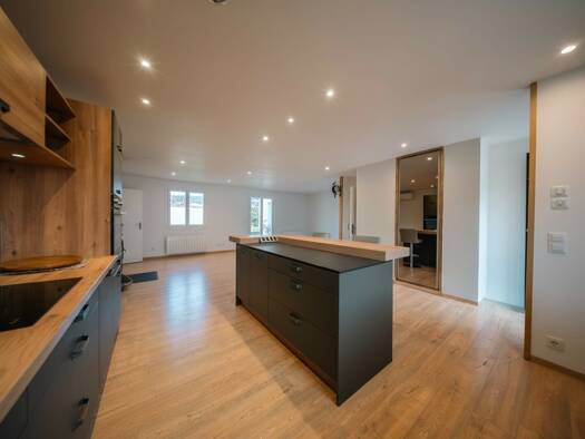 Maison de plain-pied à vendre 341 250 € 5 pièces 3 chambres 120,6 m² 476 m² de terrain Cournon-d'Auvergne 63800