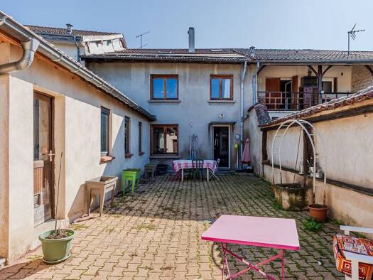 Maison à vendre 230 000 € 6 pièces 4 chambres 225 m² 260 m² de terrain Lent 01240