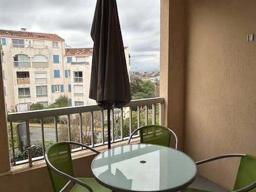 Appartement à louer 655 € 2 pièces 1 chambre 26,5 m² 1er étage Fréjus 83600