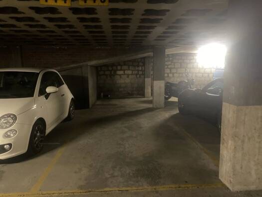 Parking à vendre 22 900 € 12 m² Georges Brassens Paris 15ème arrondissement 75015