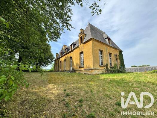 Château à vendre 640 000 € 28 pièces 13 chambres 885 m² 68 417 m² de terrain Grandpré 08250
