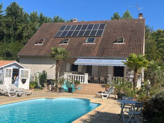 Villa à vendre 275 000 € 8 pièces 5 chambres 167,4 m² 3 367 m² de terrain Sornay 71500