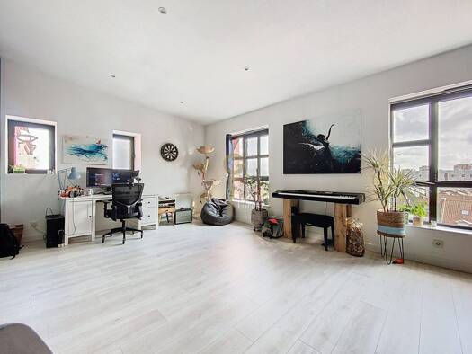 Appartement à vendre 189 000 € 3 pièces 2 chambres 82 m² Étage 4/4 Moulin-Poterie Roubaix 59100