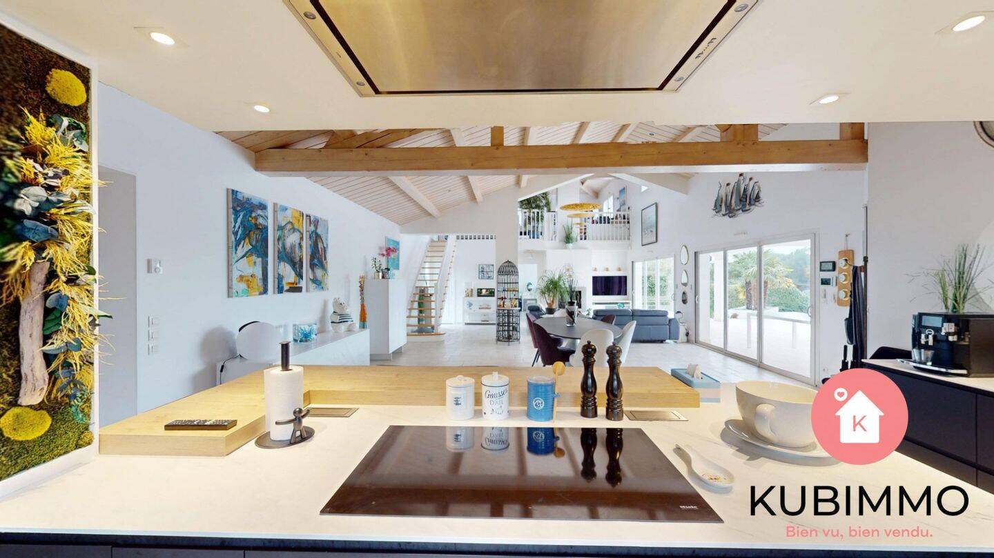 Maison à vendre, 214m², TALMONT SAINT HILAIRE