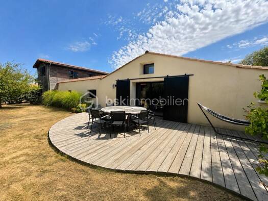 Maison de plain-pied à vendre 375 000 € 7 pièces 5 chambres 180 m² 1 320 m² de terrain L'Herbergement 85260
