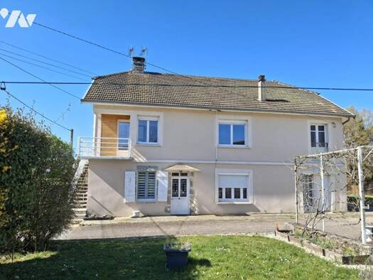 Appartement à louer 762 € 4 pièces 3 chambres 105,1 m² Étage 1/1 Vaudrey 39380