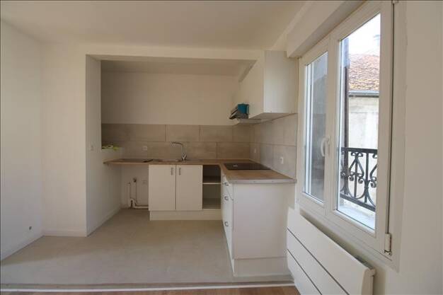 Appartement à louer 1 140 € 3 pièces 2 chambres 51 m² 1er étage Sud Triel-sur-Seine 78510