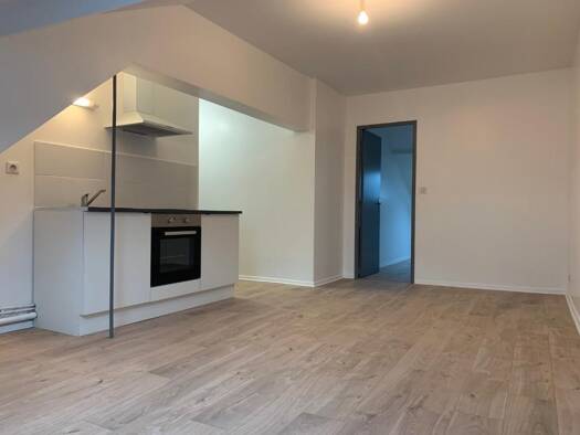 Appartement à louer 389 € 2 pièces 1 chambre 29 m² Étage 3/3 Saint Martin Périgueux 24000