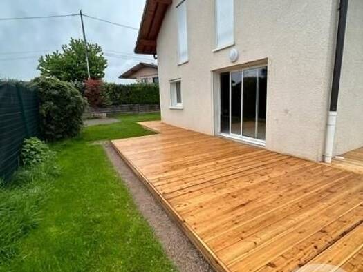 Maison à louer 2 000 € 5 pièces 4 chambres 104 m² 500 m² de terrain Bons-en-Chablais 74890