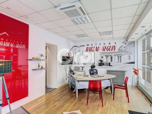 Local commercial à louer 1 000 € 75 m² de surface de vente Saint Georges Périgueux 24000