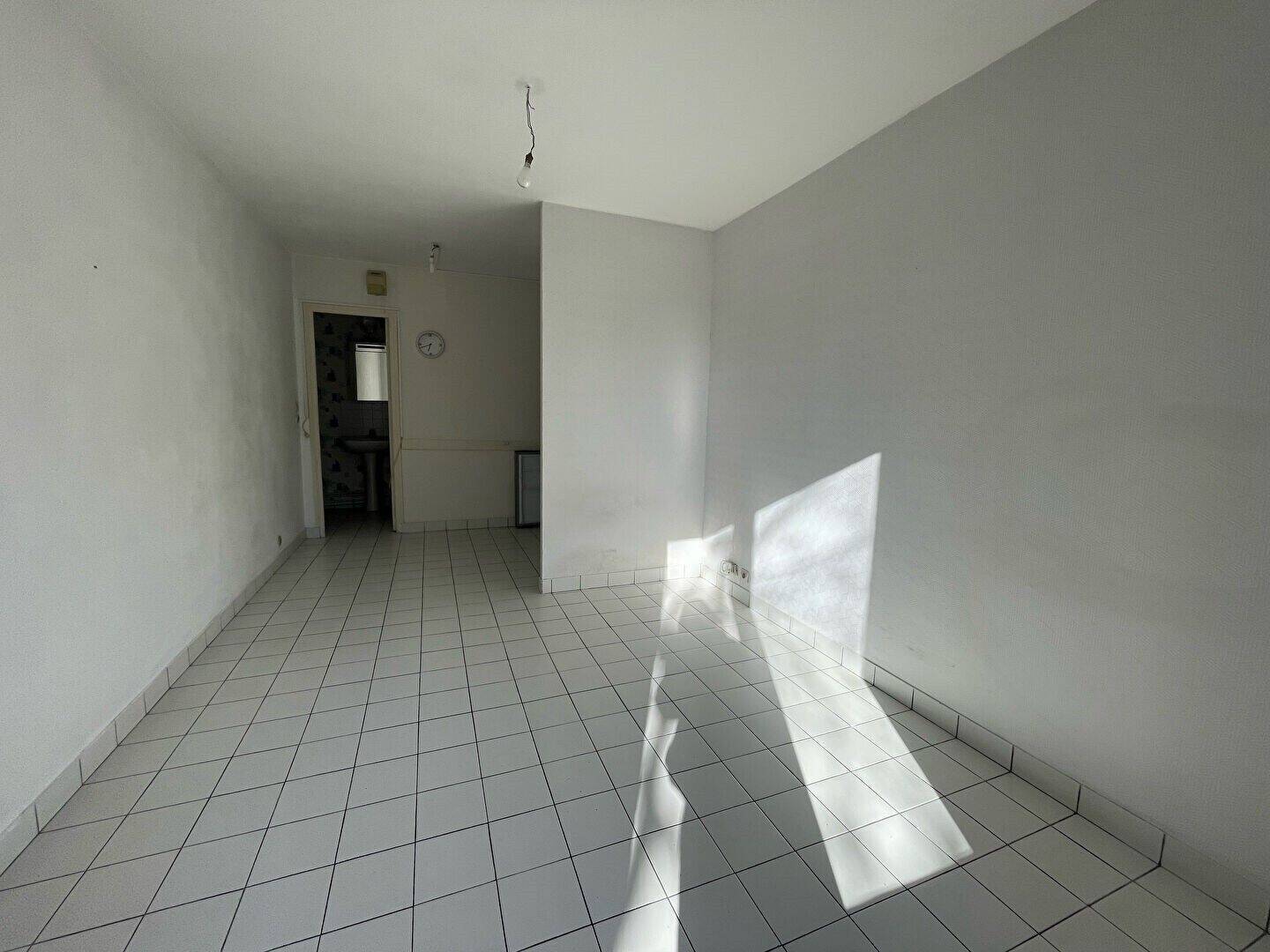 Maison à louer, 18m², CAEN