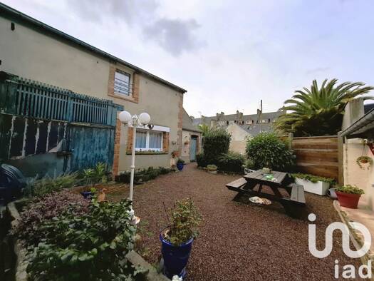 Maison de ville à vendre 240 000 € 10 pièces 4 chambres 248 m² 300 m² de terrain Isigny-sur-Mer 14230